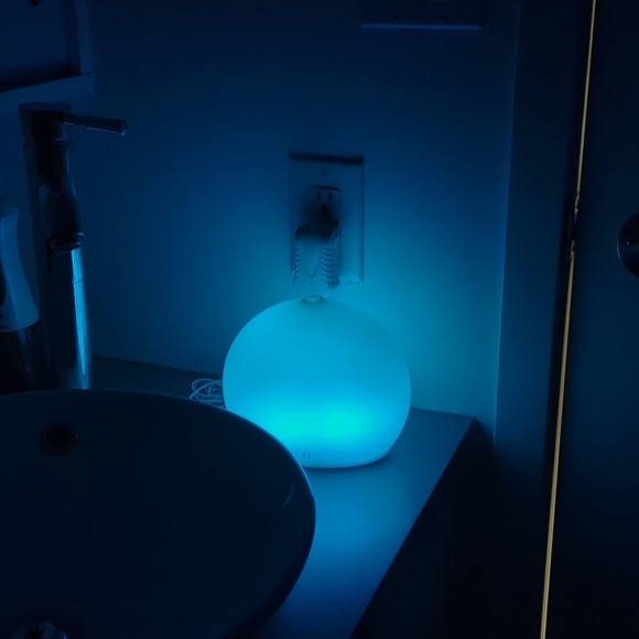 Escents Aroma Diffuser - Picture 3 of 5